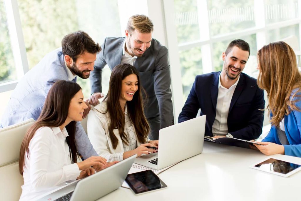 Somos expertos en cada una de las fases de los proyectos de formación virtual: Desde la selección de la mejor tecnología, hasta la evaluación de la calidad de los proyectos.