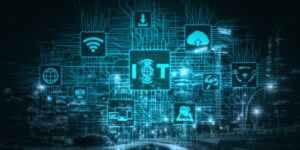 Con este contenido de curso profesional el alumno aprenderá¡ el concepto de la transformación digital, abarcando aspectos como las técnicas para conocer al cliente, las metodologías ágiles, a disminuir los riesgos y mejorar el rendimiento de las personas en la transformación de las organizaciones, así como a elaborar un plan de transformación.