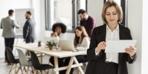 Profesionales de cualquier sector que quieran conocer de forma completa el proceso de delegar, poniendo especial énfasis en mandos intermedios y directivos de todos los departamentos de la organización.