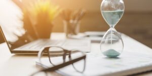 Con este contenido de curso profesional el alumno aprenderá conceptos relacionados con la gestión del tiempo en el entorno laboral, abarcando técnicas para la organización de funciones a nivel individual.