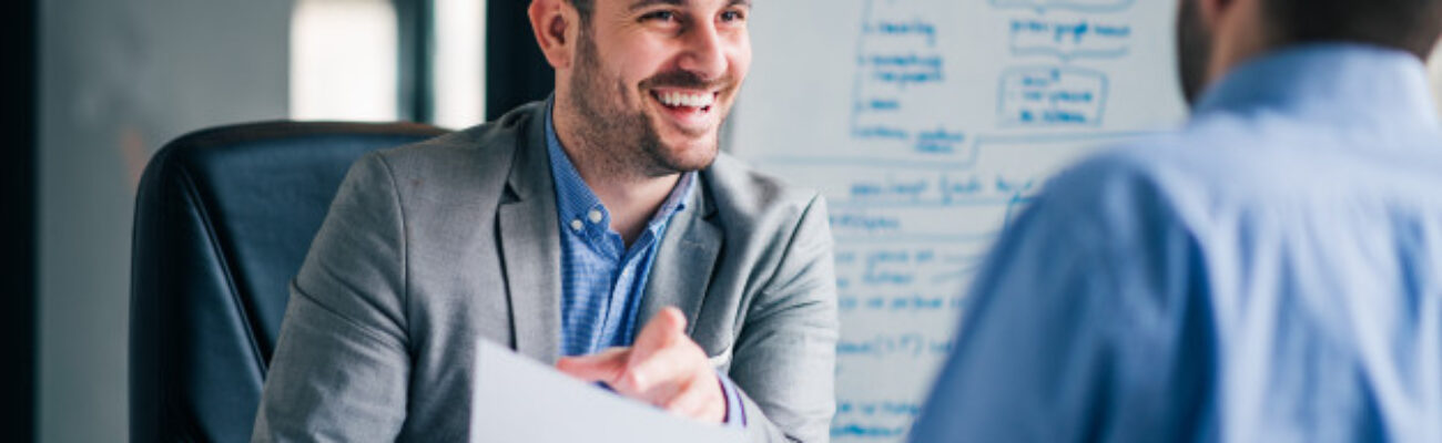 Con este contenido de curso profesional el alumno aprenderá a poner en funcionamiento los mecanismos necesarios para resolver la falta de personal, abarcando una identificación de necesidades y buscando siempre la optimización de los recursos, así como de los tiempos invertidos.